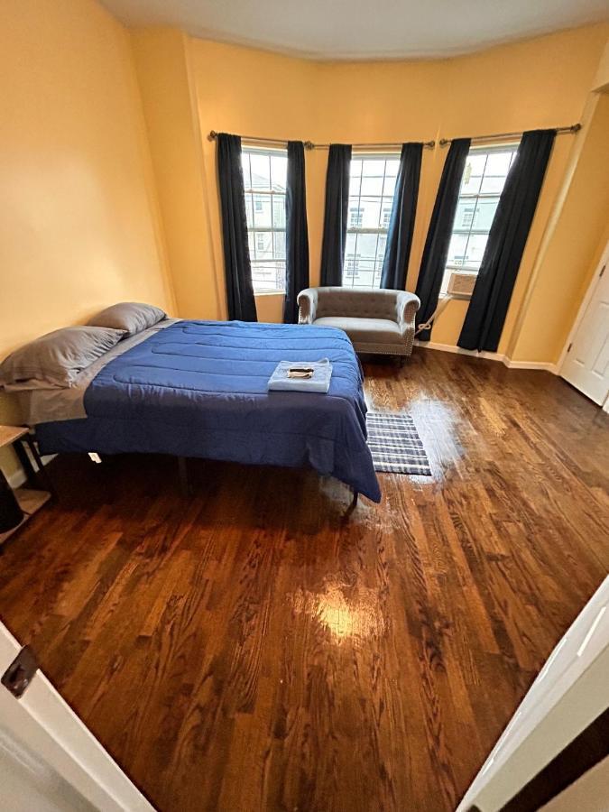 Willoughby Stay Newark Exterior photo